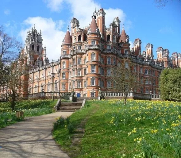 考完高考,这些国外的大学可以直接凭高考成绩