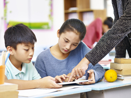 香港中学和内地中学横向对比！ 输赢一目了然!