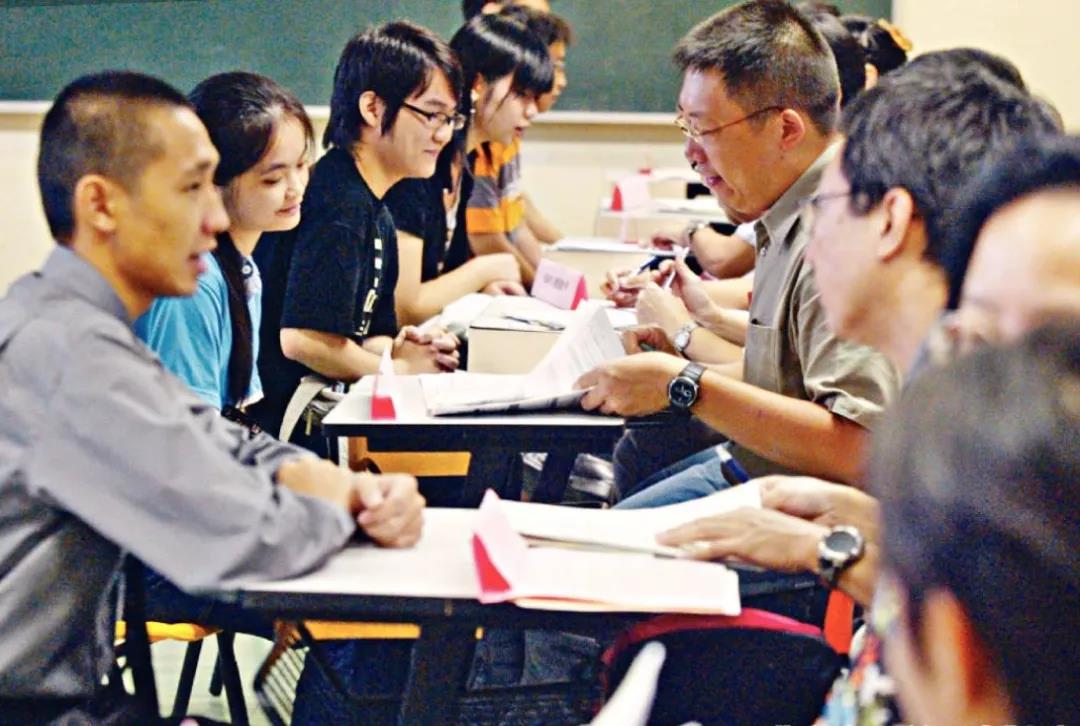 香港众多企业不招港人，内地人的机会来了？香港深圳这样生活最逆天！