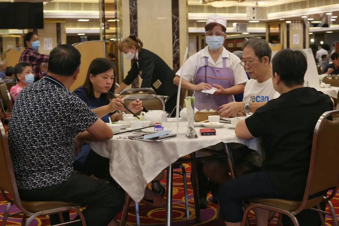 香港疫情和缓，“报复性消费”又开始了？