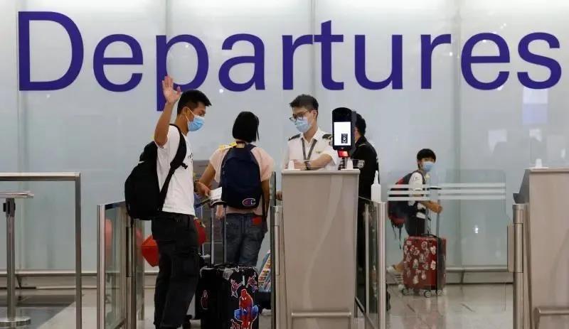 香港移民潮7万人离开，为什么中产反而不愿走？