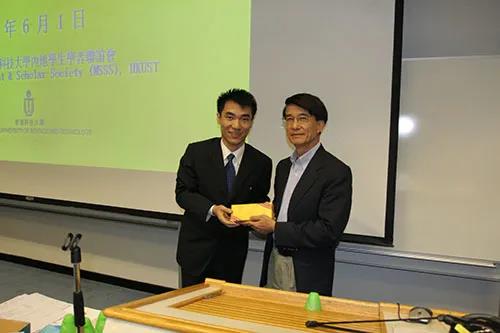 香港移民潮7万人离开，为什么中产反而不愿走？