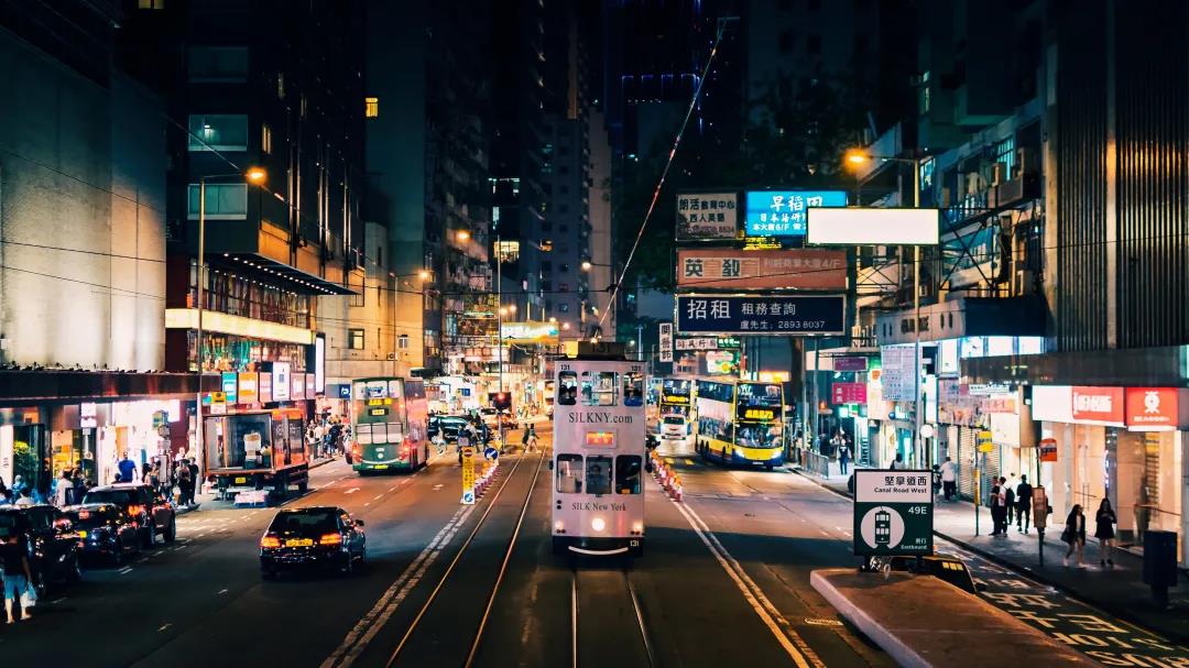 香港移民潮7万人离开，为什么中产反而不愿走？