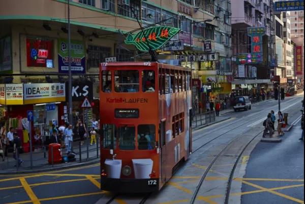 年入百万不敢花钱？香港中产真实生活状态是怎样的？