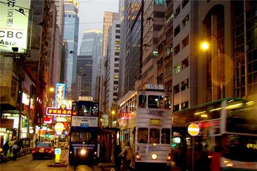 2022年想要全家拿到香港身份需要怎么做？