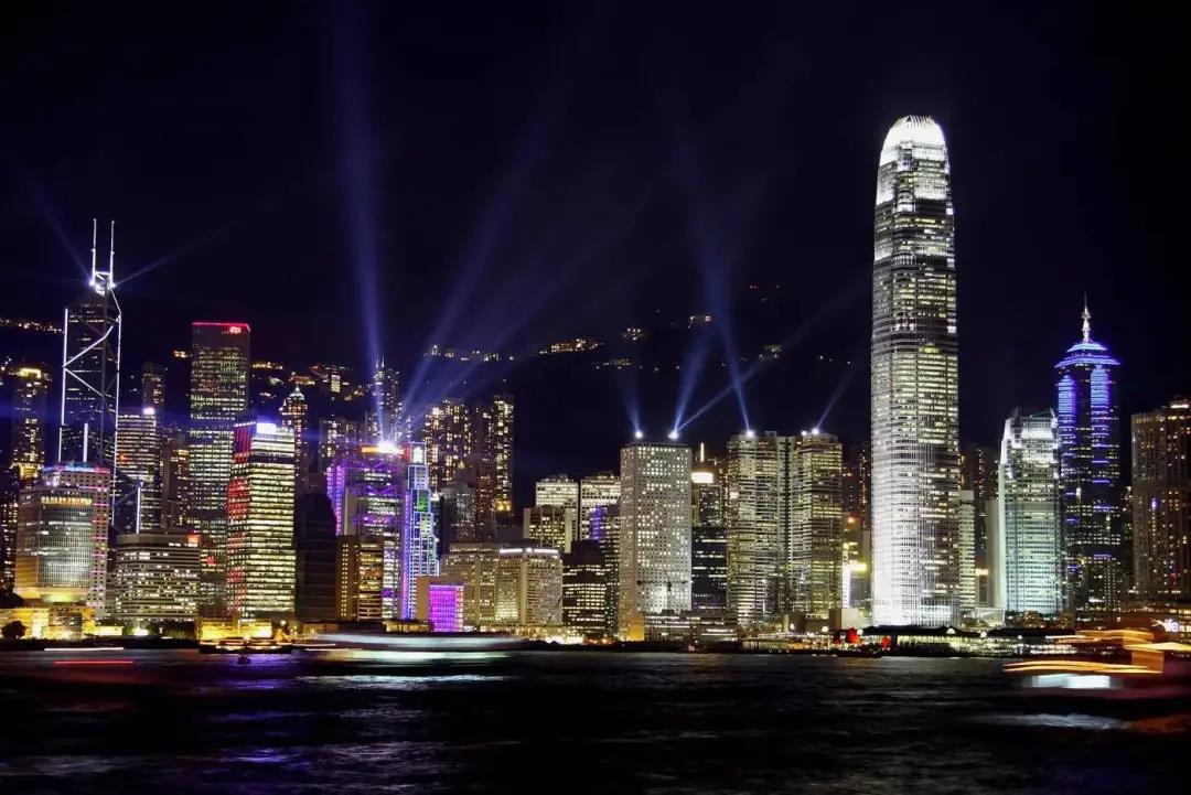 2022年想要全家拿到香港身份需要怎么做？