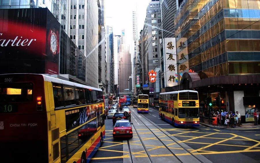 外国人为什么喜欢香港，他们眼中的香港竟然是这样的？
