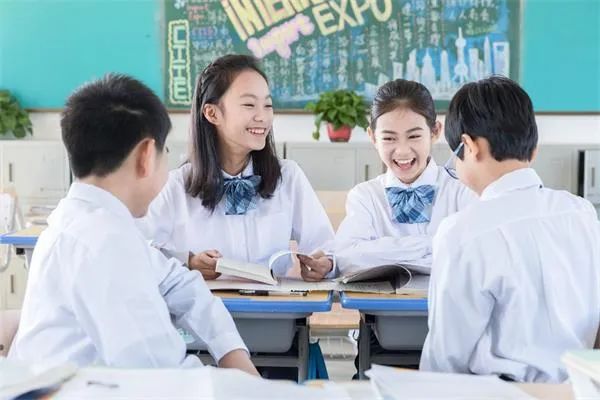 孩子5年级转国际学校，6万办香港身份省了50万还容易进名校！