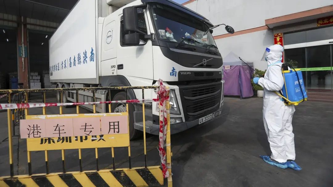 中国的芯片，都堵在了香港