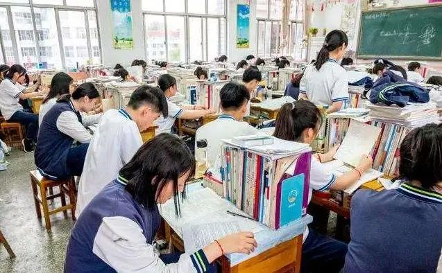 DSE考试VS华侨生联考，谁才是名校直通车？该怎么规划？
