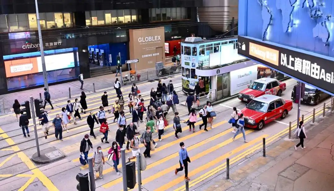 香港家庭最新收入水平曝光，43万名千万富翁都集中在这个区