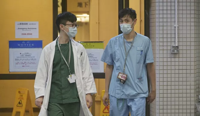 香港急缺！引入内地医生，复旦大学上榜！起薪6W的神仙职业香港人都卷不上
