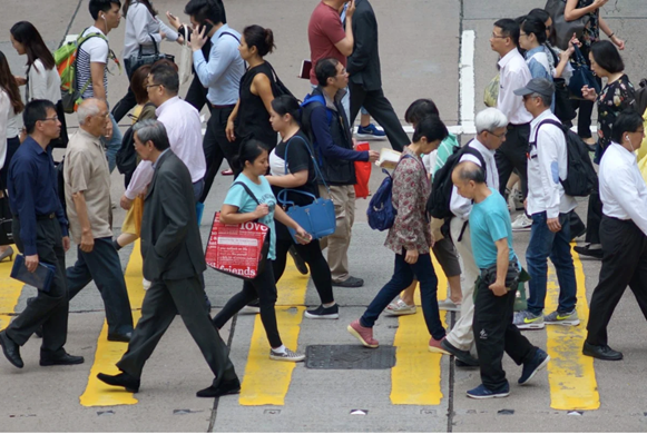 “拿香港永居从7年缩短到4年”，专家建议靠谱吗？
