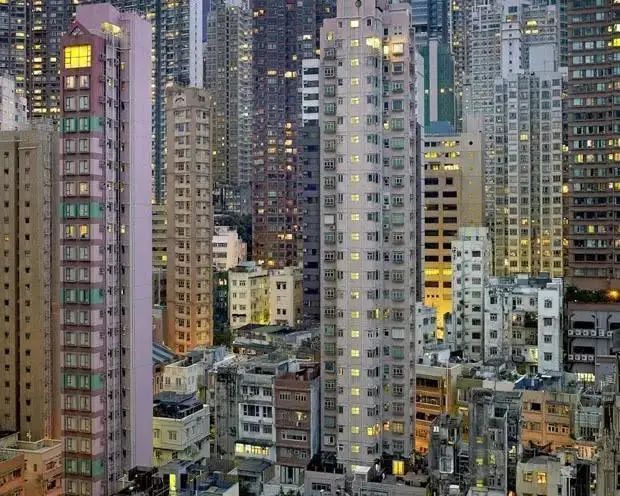 为什么这么多人留在香港7年，只为拿到一张永居？