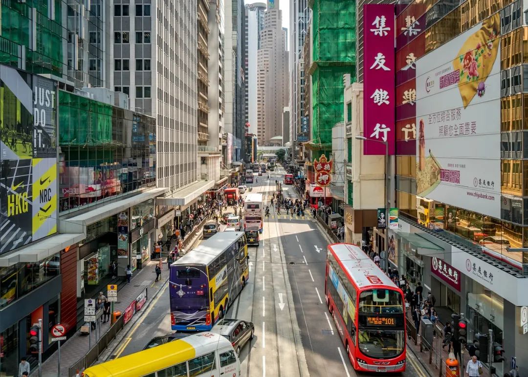 “为什么感觉香港不再繁华了，像个二线城市”
