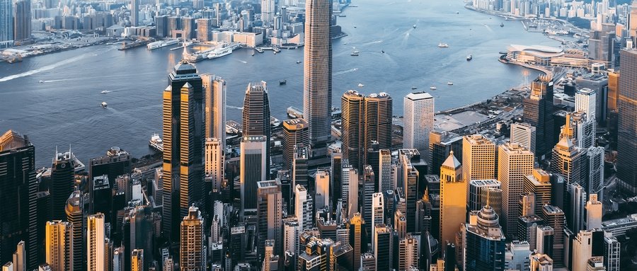 深圳和香港那个城市更发达、更吸引人才？