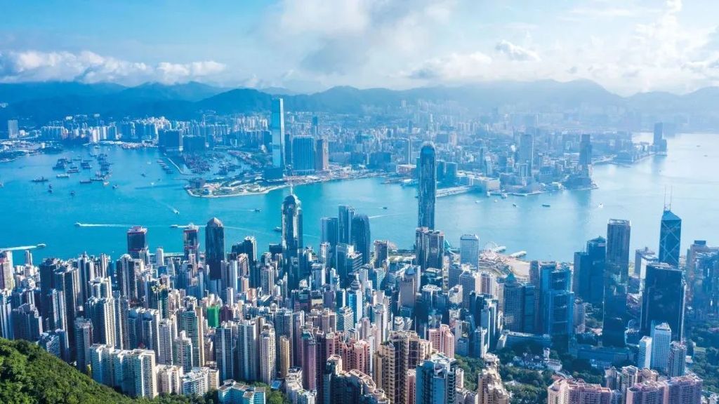 香港PK上海，哪里落户更有前途吗？