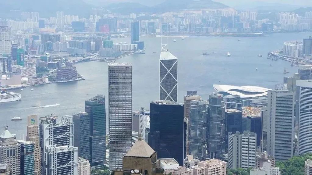 香港人才引进政策11月开始大变动，内地富豪要哭了，投资移民不对内地居民开放！