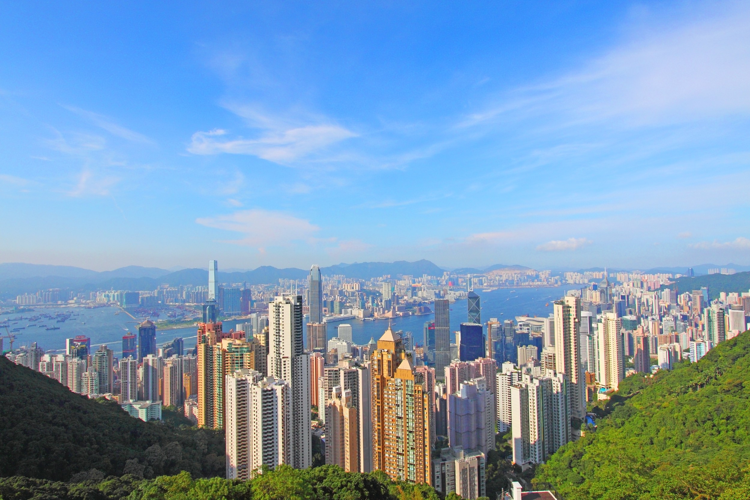 申请香港优才，如何帮家人也拿到香港身份？