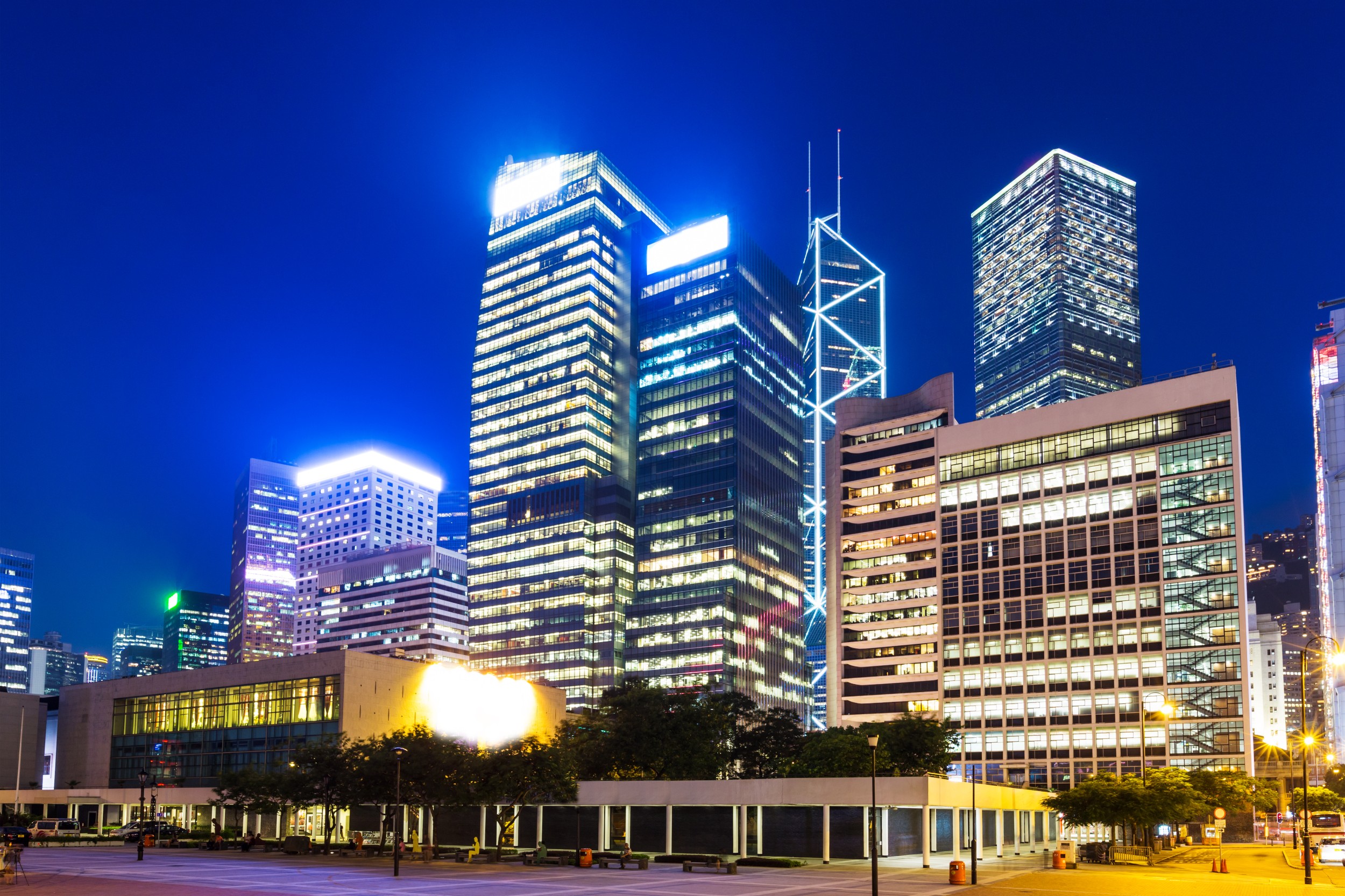 摄图网_321789156_香港公司大楼建筑办公室城市办公楼商业金融建筑学景观（企业商用）.jpg