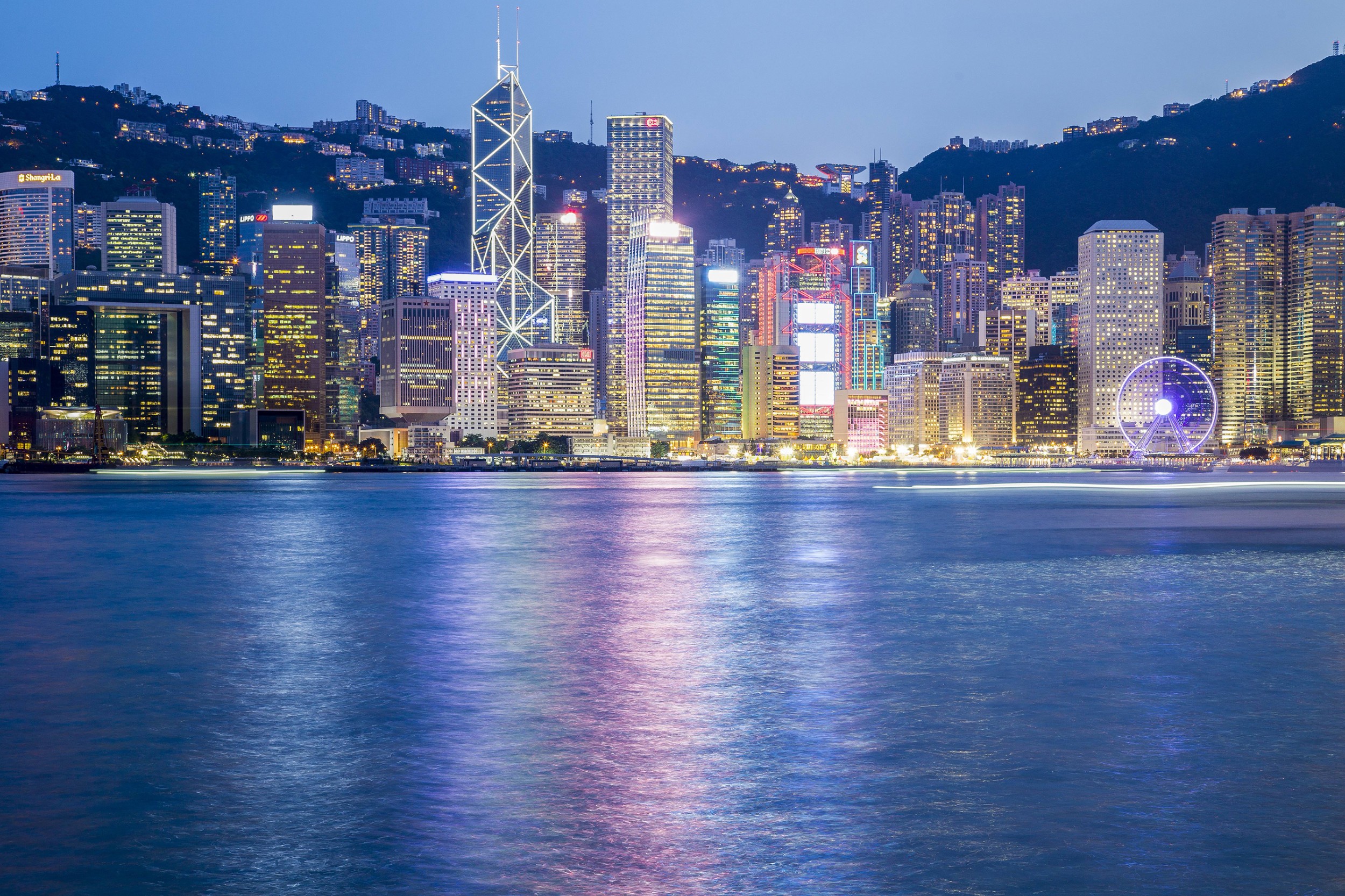 香港人才引进政策2024年申请条件和适合人群解读，六大香港落户政策哪个适合你？