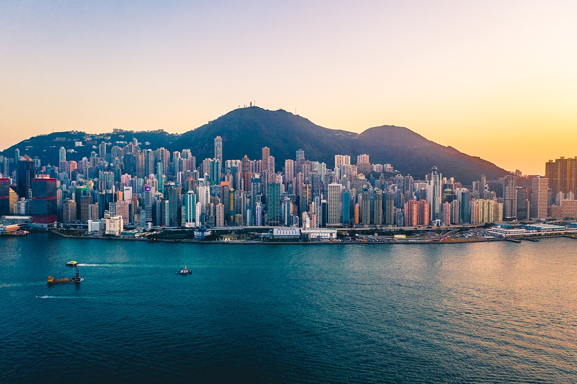 过来人讲讲，2025年香港优才/高才通想续签成功，要避开4个坑！