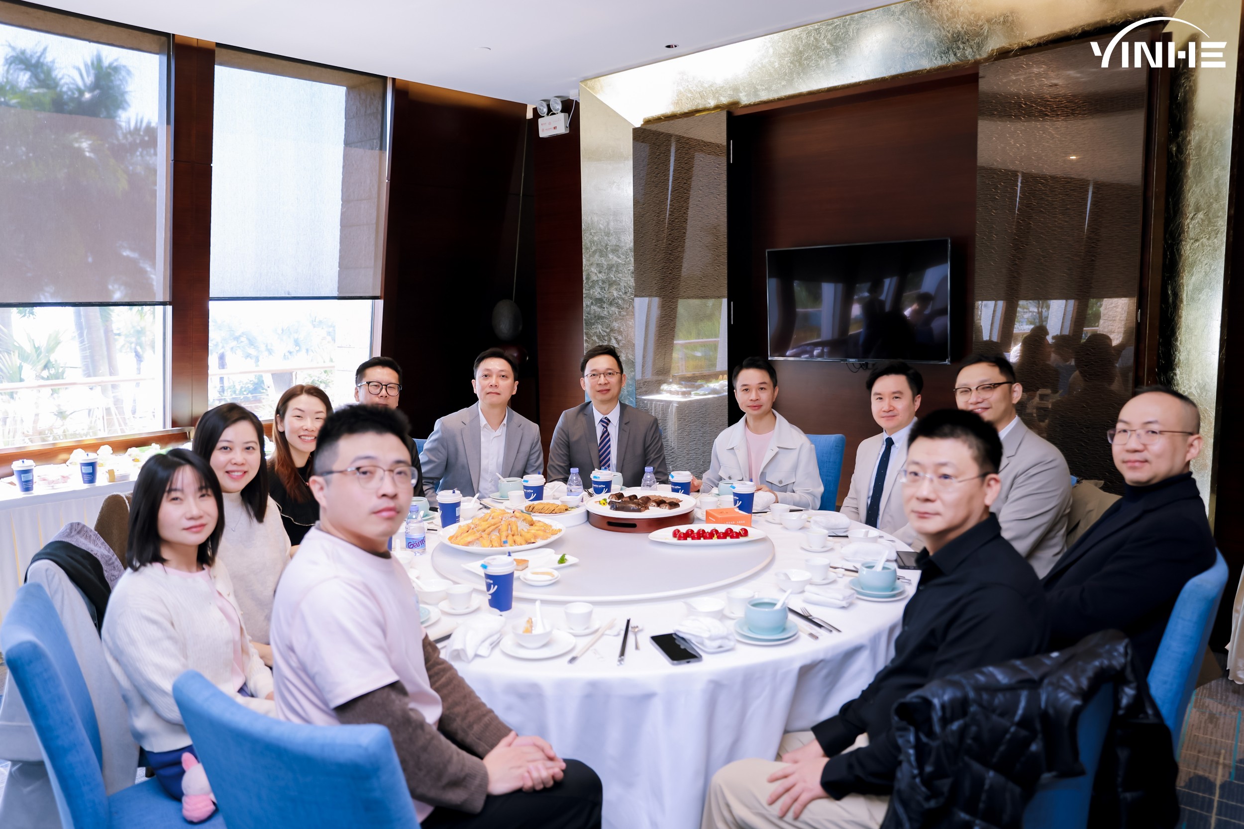 香港身份怎么续签延长逗留期限？解读5种续签方法（香港就业/挂靠/保险/空壳公司/创业）哪种靠谱！