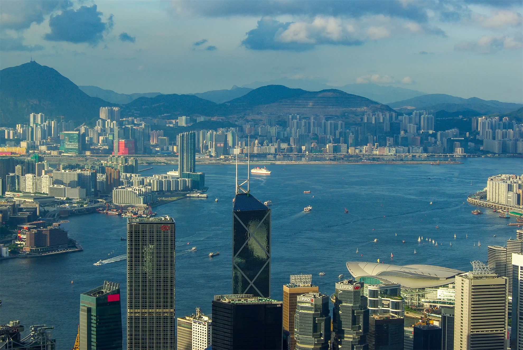 香港高才通计划B/C类申请条件解析，2025年大学名单+申请流程+利弊+续签指南！