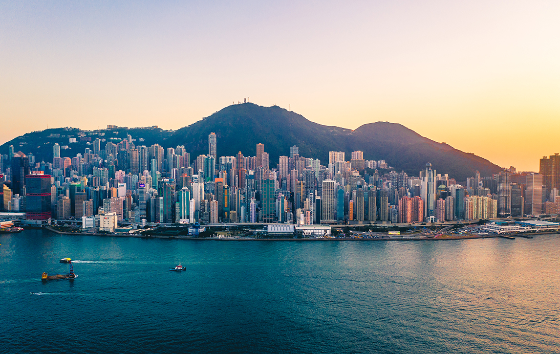 香港优才计划(2025年7月升级版)申请全攻略:12项评核条件、最新政策、205所大学名单、60项人才清单、续签永居！