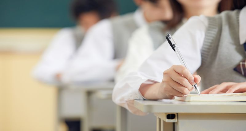 香港身份的孩子能参加大陆高考吗？香港户口上大学优势解读（含华侨生联考和香港DSE）