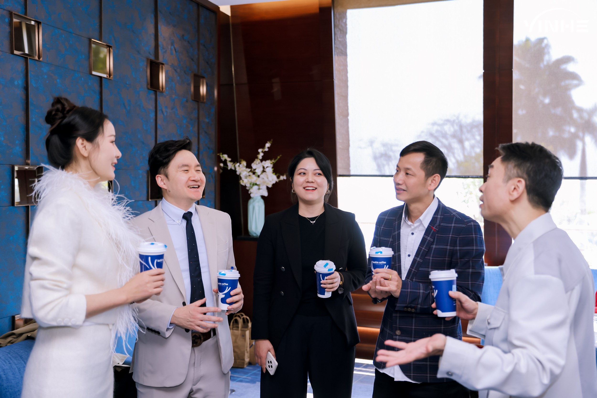 银河生意星：常在内地、稳妥续签3年香港身份的秘诀——在香港盘个店铺做生意自雇续签