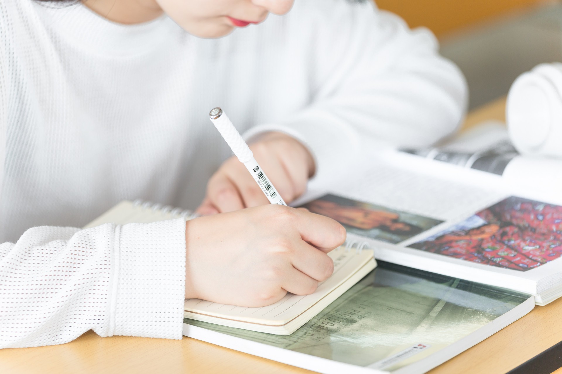 内地孩子拿了香港身份，怎么去香港插班读中小学？香港插班择校全攻略！