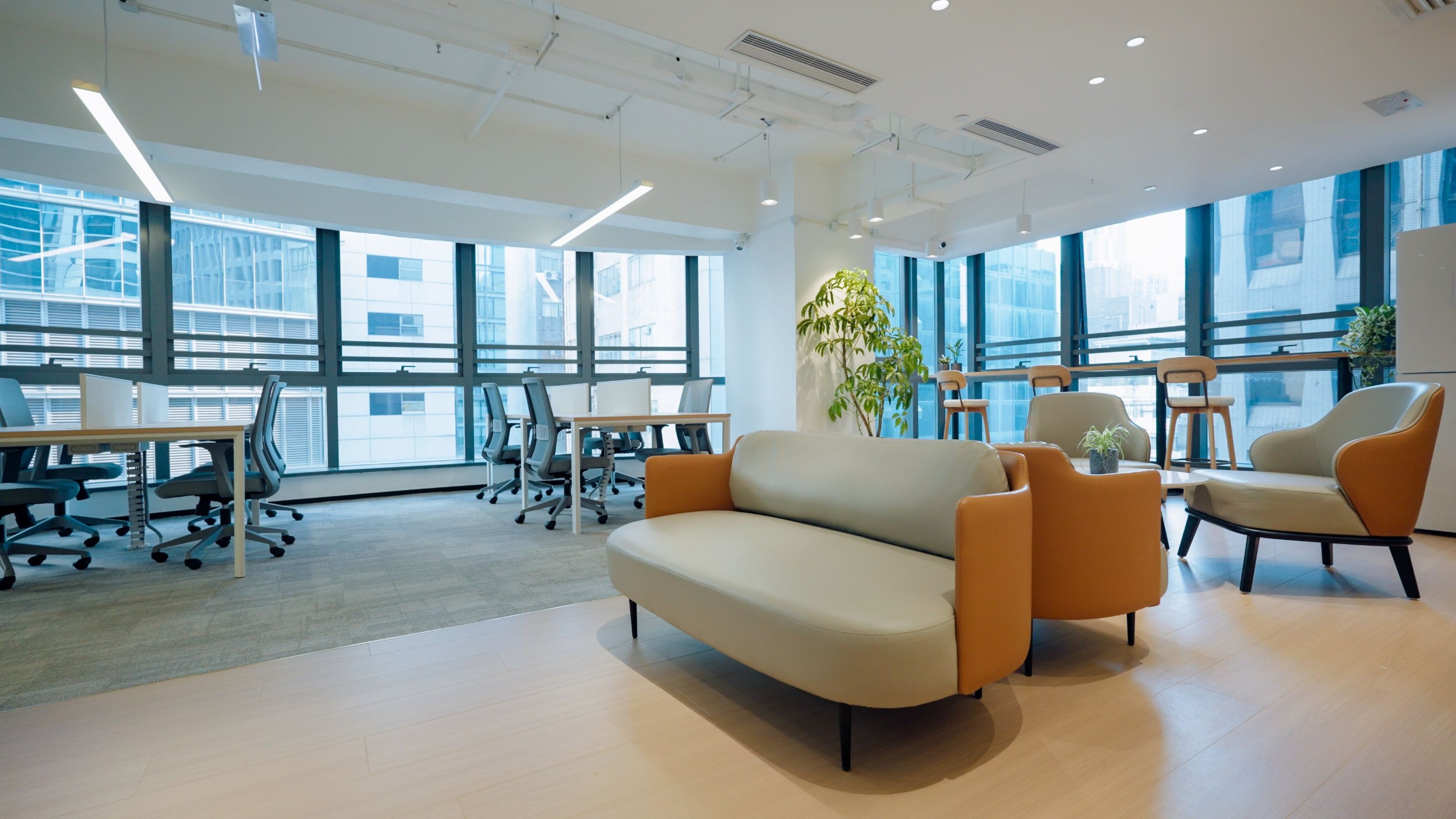 12月香港身份自雇续签变天？空壳公司没戏！租一个共享办公室或工位可行吗？